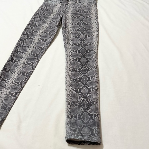 Hudson Barbara Super Skinny Gray/White Python Snakeskin Silver Coated Jeans - 28 - Picture 4 of 17